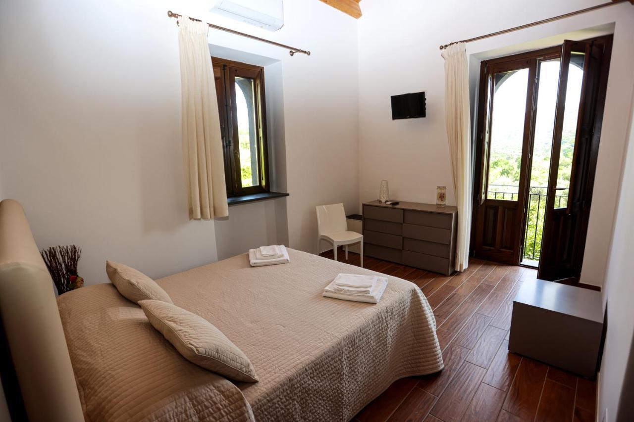 La Porta Delle Gole Hotell Motta Camastra Exteriör bild