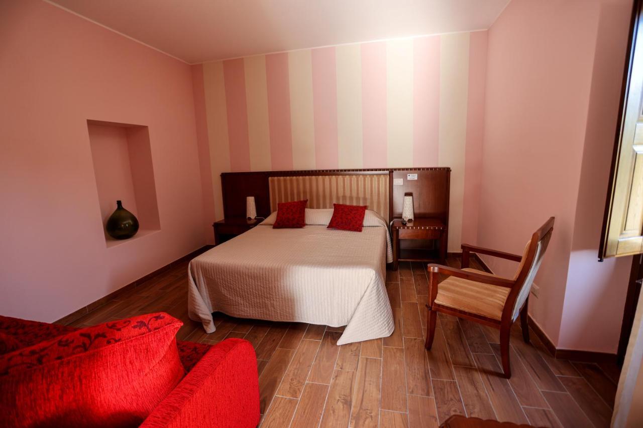 La Porta Delle Gole Hotell Motta Camastra Exteriör bild
