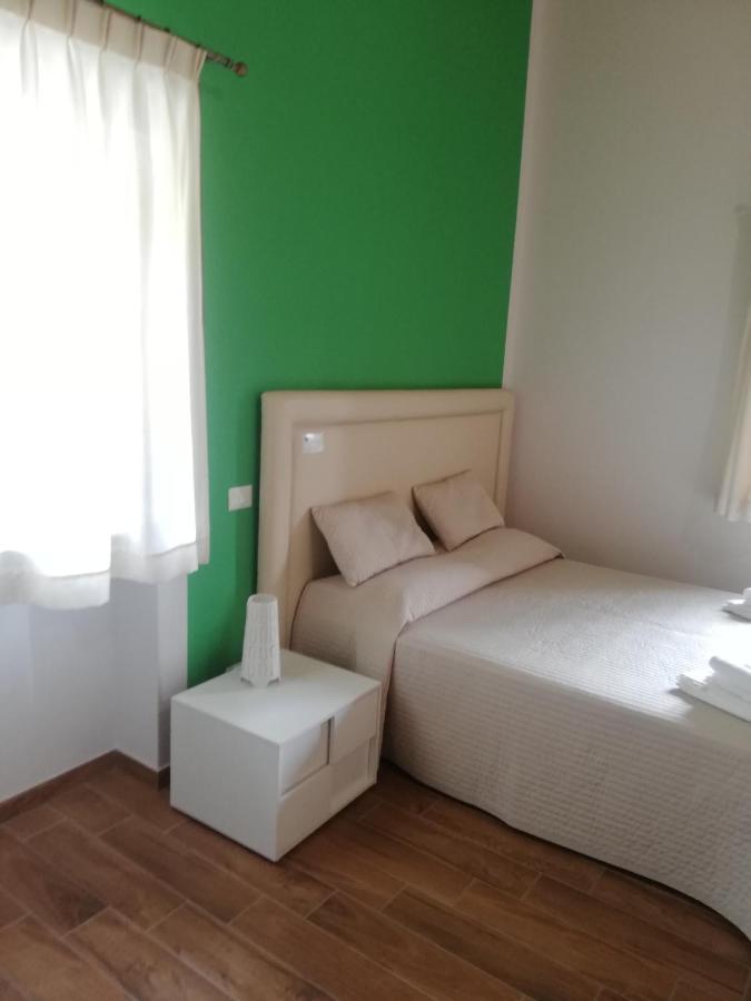 La Porta Delle Gole Hotell Motta Camastra Exteriör bild