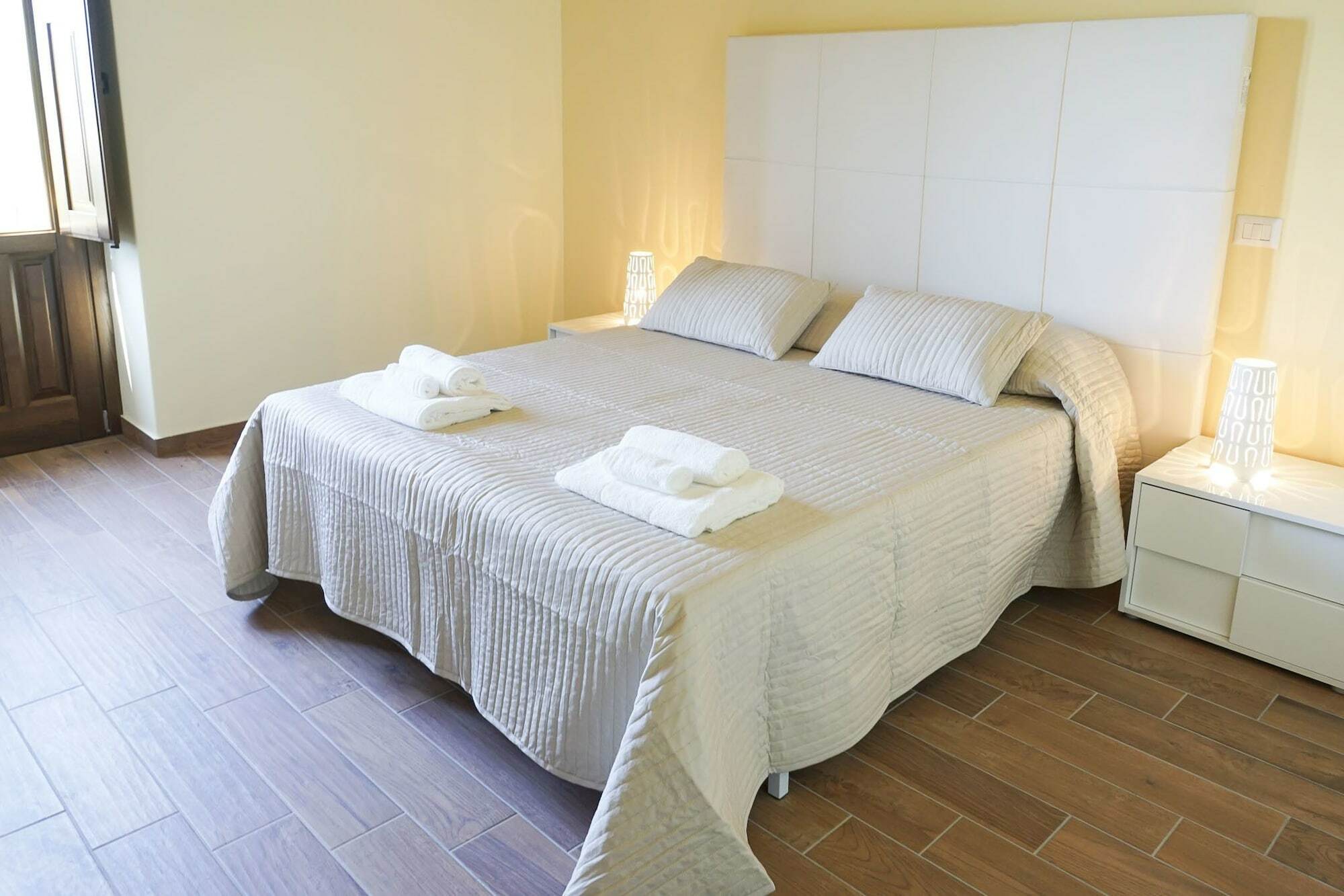 La Porta Delle Gole Hotell Motta Camastra Exteriör bild